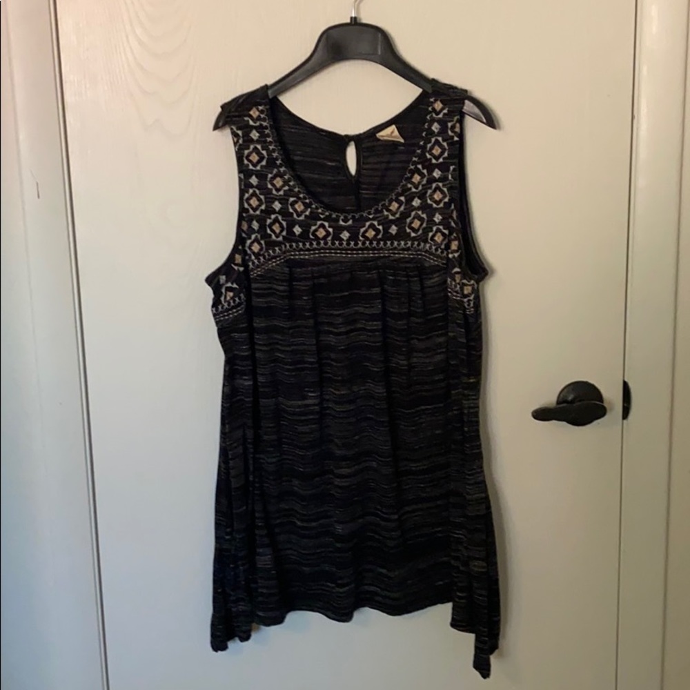 Flowy tank